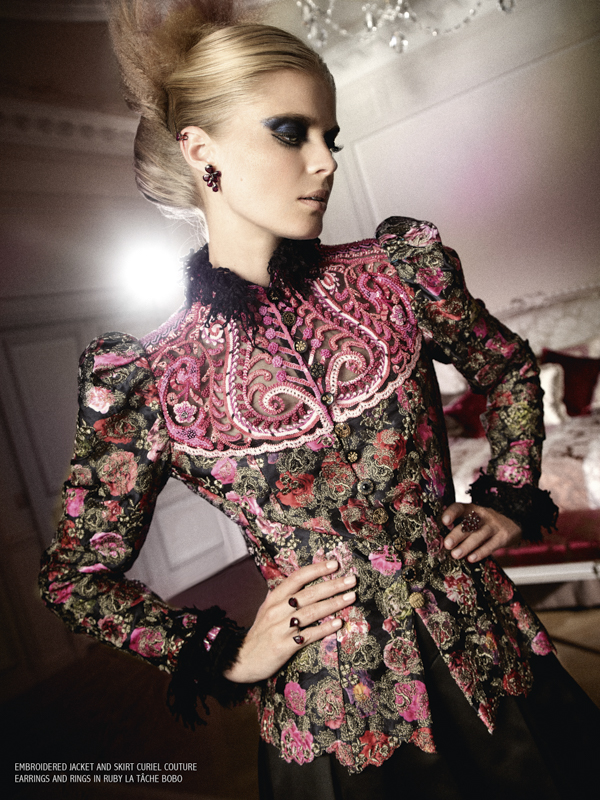 A Sophisticated Vanity • Ian Abela Photographe Paris A Sophisticated Vanity • Ian Abela Photographe Paris